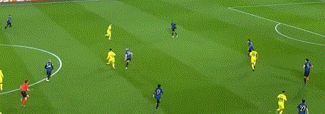 乐鱼app-【欧冠】C罗破僵+策动桑乔进球 曼联2比0胜黄潜出线