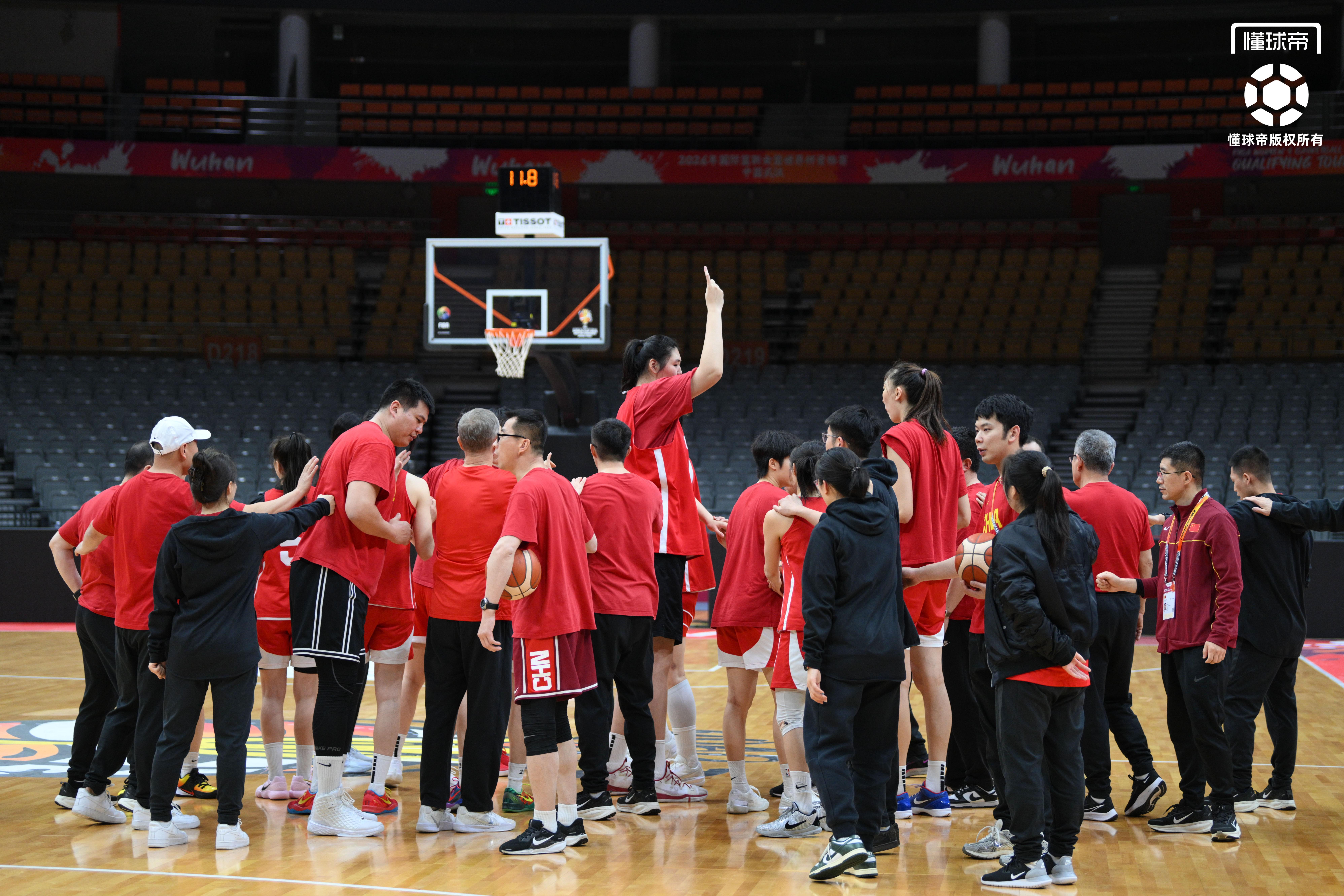 乐鱼体育-中国女篮世预赛最后一练，王治郅到场观看&amp;amp;全队精神饱满