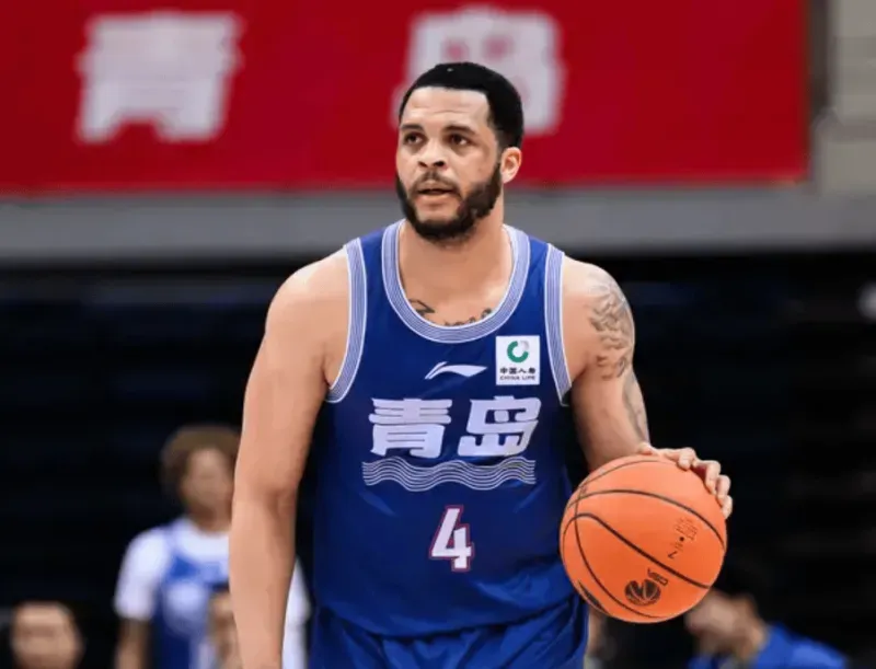 乐鱼app-媒体人:外援是核心,如何管理和使用外援确实是一门学问